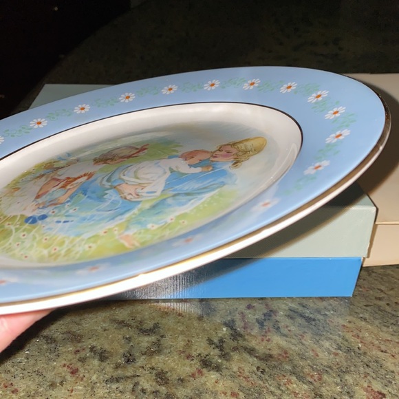 Avon Tenderness Commemorative Plate 1974 - Picture 10 of 14